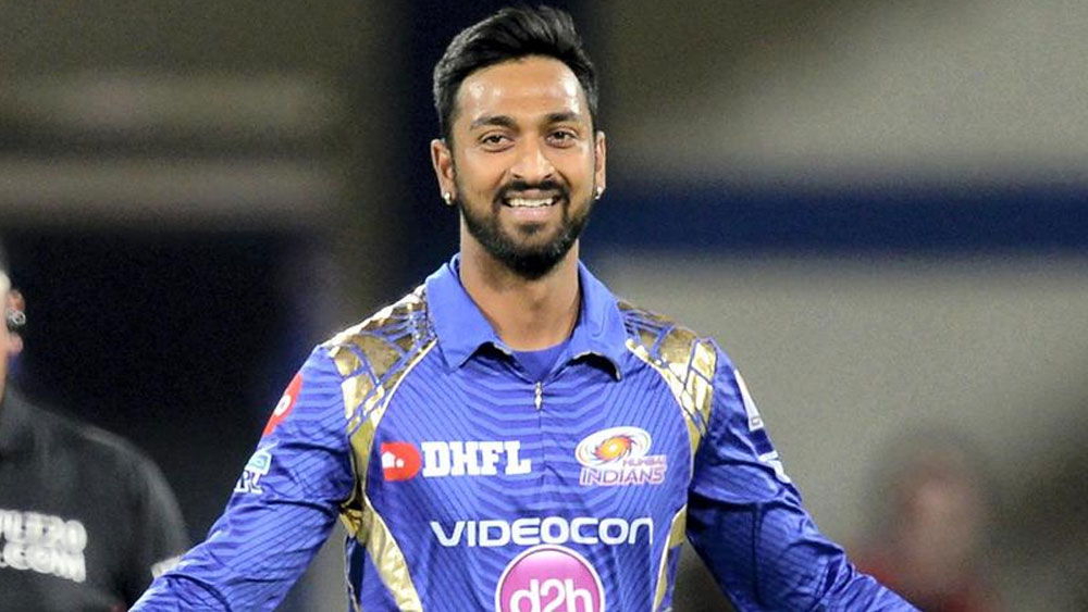 শুধু হার্দিক নন, সচিনকে আয়ের হিসেবে টপকে গিয়েছেন তাঁর দাদা ক্রুণাল পাণ্ড্যও। এ বারের আইপিএলে তাঁকেও দলে রেখেছে মুম্বই।