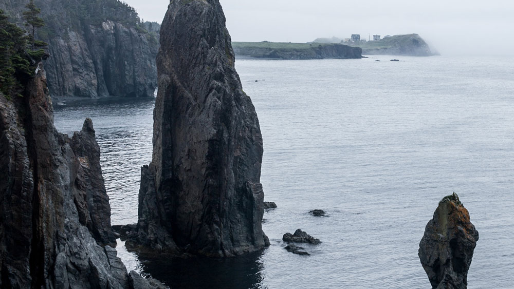 শুধু এই একটি গ্রামই নয়, কানাডার অধীনস্থ নিউফাউন্ডল্যান্ড এবং ল্যাব্রাডরে এমন জনমানবহীন ৩০০টি ভূতুড়ে গ্রাম রয়েছে।