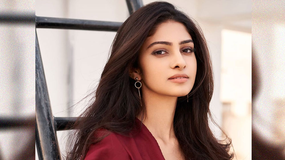 কোনও কিছু শেখার প্রতি তাঁর আগ্রহ প্রবল। ভারতনট্যম এবং গানের পাশাপাশি ইশারা ভাষাও শিখেছেন তিনি। 