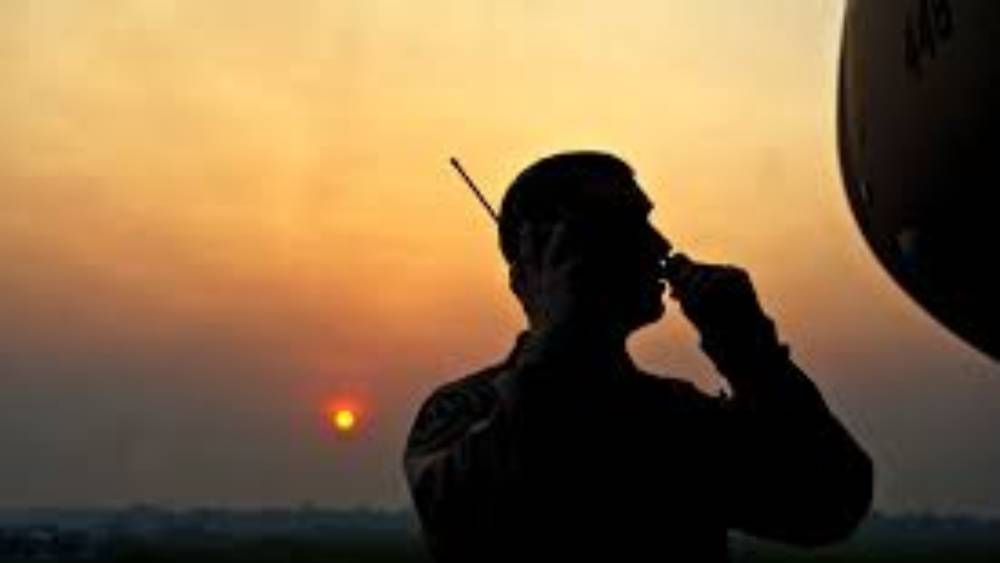 শেষ অবধি তিন জনকে এয়ারলিফ্ট করে উদ্ধার করা হয়। তার পর নিয়ে যাওয়া হয় ফ্লোরিডার চিকিৎসাকেন্দ্রে। শারীরিক পরীক্ষার পরে চিকিৎসকরা জানিযেছেন, ৩ জনের দেহে আঘাত গুরুতর নয়। (প্রতীকী চিত্র)