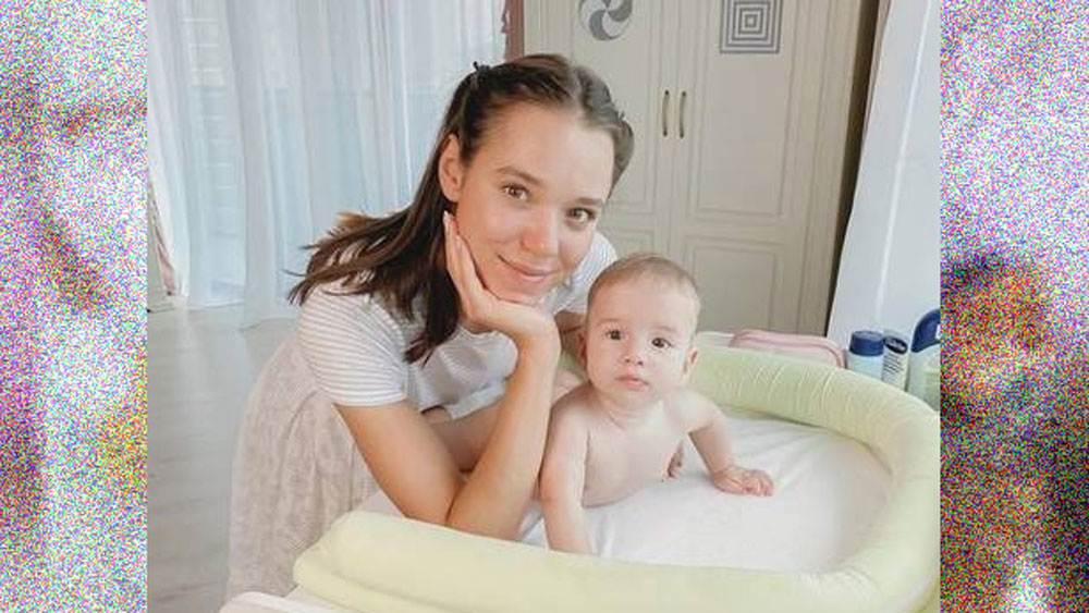 ক্রিস্টিনা জানান, ওই ১০ সন্তানের জন্য ৮ হাজার ইউরো করে খরচ করতে হয়েছে। অর্থাৎ মোট ৮০ হাজার ইউরো খরচ হয়েছে। আজকের দিনে ভারতীয় মুদ্রায় যা ৭০ লক্ষ টাকারও বেশি।