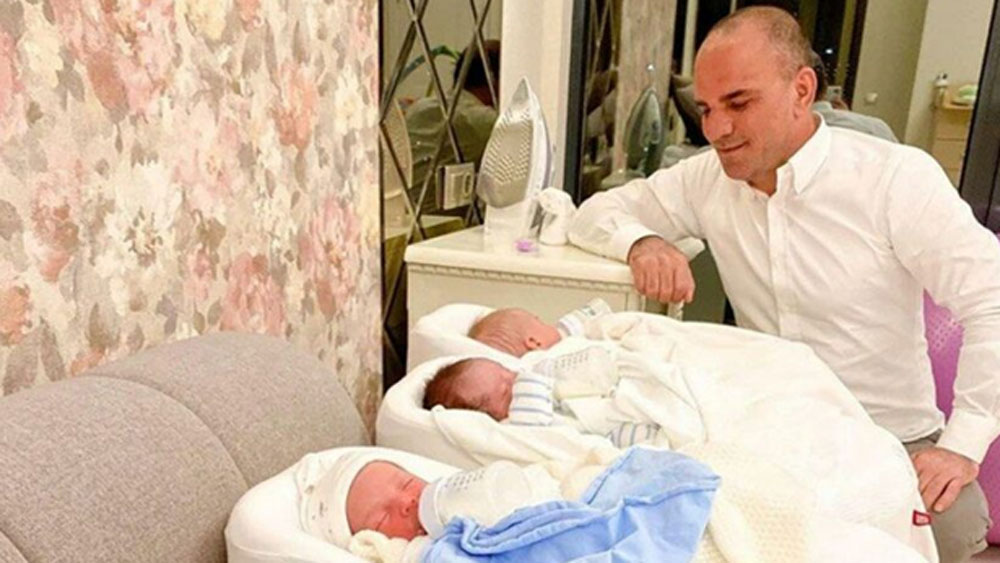 তাঁর পুরো নাম ক্রিস্টিনা উজটার্ক। তাঁরা স্বামী হলেন গালিপ উজটার্ক। জর্জিয়ায় থাকেন তাঁরা।