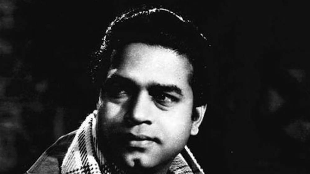 এই সময়ে সুজিতের সঙ্গে আলাপ হয় শক্তি সামন্তের। তিনি সুজিতের পরিচয় করিয়ে দেন জিমি নারুলার সঙ্গে। আবার সহকারী পরিচালকের জীবন শুরু হয় সুজিতের।