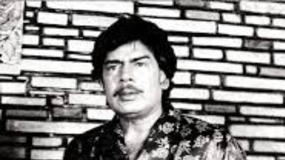 কিন্তু নায়কের ভূমিকায় তাঁর অভিনয় বক্স অফিসে সফল হচ্ছিল না। তিনি ঠিক করেন এর পর থেকে পার্শ্বনায়কের ভূমিকায় অভিনয় করবেন। হিন্দি ছবিতে তিনি নায়কের তুলনায় অনেক বেশি জনপ্রিয় হন পার্শ্বনায়কের ভূমিকায়।