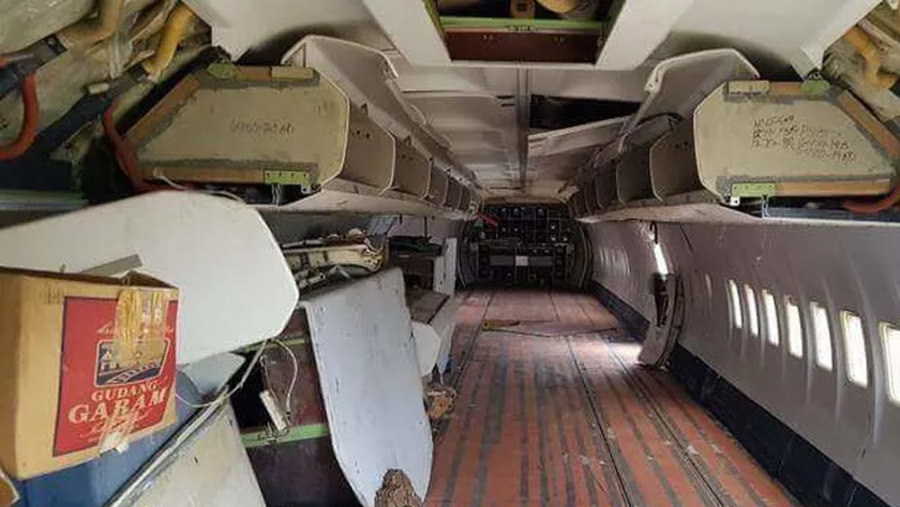 কারও মতে স্থানীয় এক ব্যবসায়ী বিমানটিতে বাড়ি বানানোর উদ্দেশ্যে নিয়ে এসেছিলেন। কারও মতে এই বিমানে জাদুঘর কিংবা সিনেমা হল বানানোর কথা ছিল। কেউ আবার জানান, খুব তাড়াতাড়ি রেস্তোরাঁয় পরিণত হবে বিমানটি।