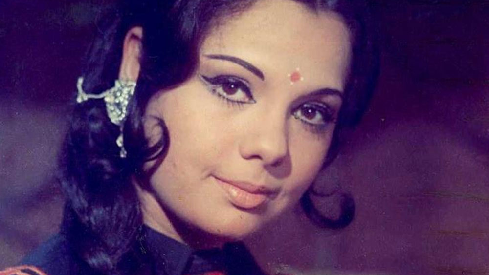 ছবির শ্যুটিংয়ের সময় মমতাজের প্রেমে এতটাই পাগল হয়ে গিয়েছিলেন যশ যে, ছবিতে মমতাজের অভিনয়ের সময় বাড়িয়ে দেন।