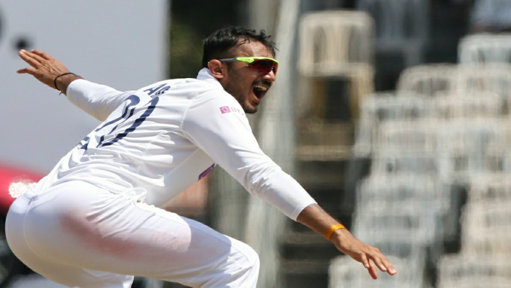 অভিষেক টেস্টেই নজর কাড়লেন অক্ষর। ছবি - টুইটার। 