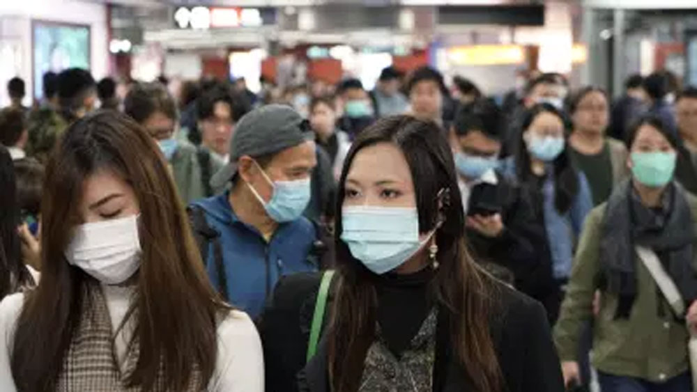 উল্টে তাঁর পরিচয় জেনে আগে গবেষণা চালাতে হচ্ছে। ওই মহিলা তাঁর বোন নয় তো!