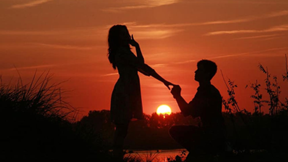 ২৪ বছরের জেভ তাই কাউকে প্রেমের প্রস্তাবও দিতে পারছেন না। ‘ভাই-বোনের’ ভিড়ে প্রেমিকা খুঁজতে চিরুনি তল্লাশি শুরু করেছেন তিনি।