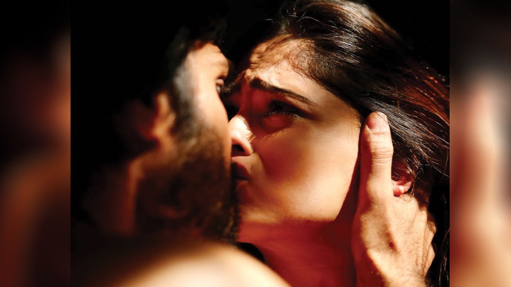 এখানে তিনি দাউদের প্রেমিকা সুজাতা। 