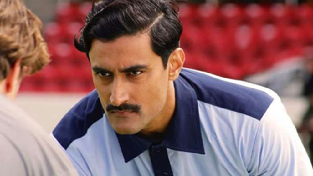 ‘গোল্ড’, ‘ডিয়ার জিন্দেগি’, ‘ওয়েলকম টু সজ্জনপুর’, ‘আজা নাচলে’-সহ একাধিক ছবিতে দেখা গিয়েছে তাঁকে। কিন্তু অভিনয় করতে ভাল লাগলেও কুণাল বুঝে গিয়েছিলেন শুধু অভিনয় দিয়ে তিনি সেই সাফল্য পাবেন না।