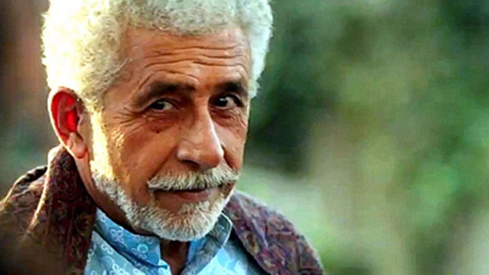 তার পর নাসিরুদ্দিন শাহের নাটকের দলে যোগ দেন। তার পর বেশ কিছু ছবির সহকারী পরিচালক হিসাবে কাজ করেন। এই প্রথম কোনও কাজ ভালবেসে করছিলেন কুণাল। তিনি যেন জীবনের লক্ষ্য পেয়ে গিয়েছিলেন।