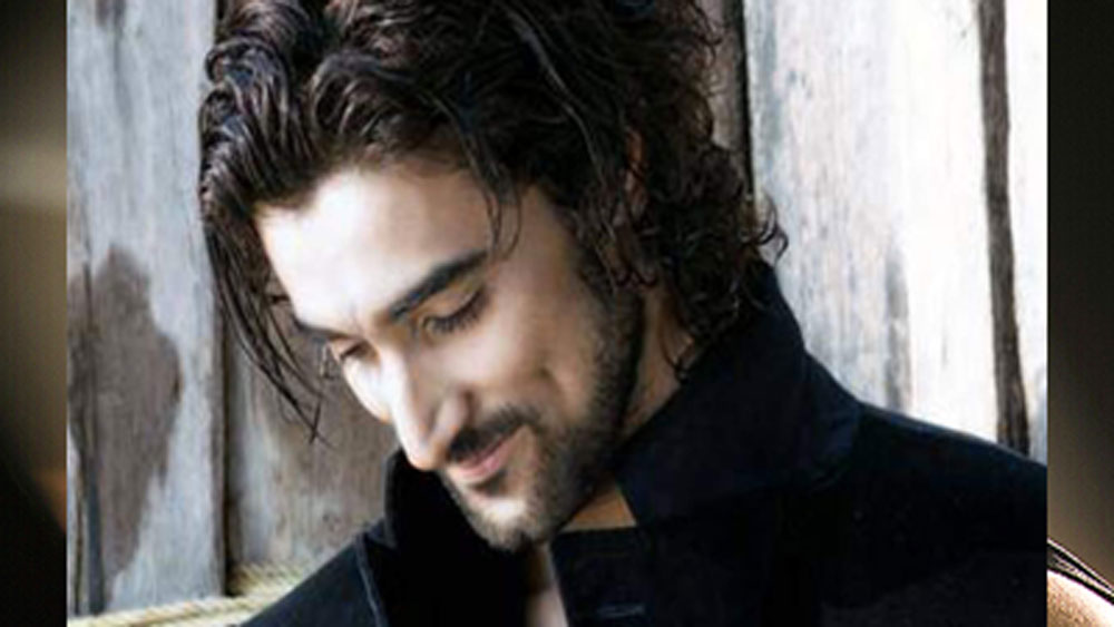 প্রথমে বিষয়টি একেবারেই গুরুত্বের সঙ্গে নেননি কুণাল। কিন্তু ওই পরিচালকের কথা তাঁর মাথায় ঢুকে যায়। কয়েক দিন এ নিয়ে ভাবার পর সিদ্ধান্ত নেন বড় পর্দায় আসার।