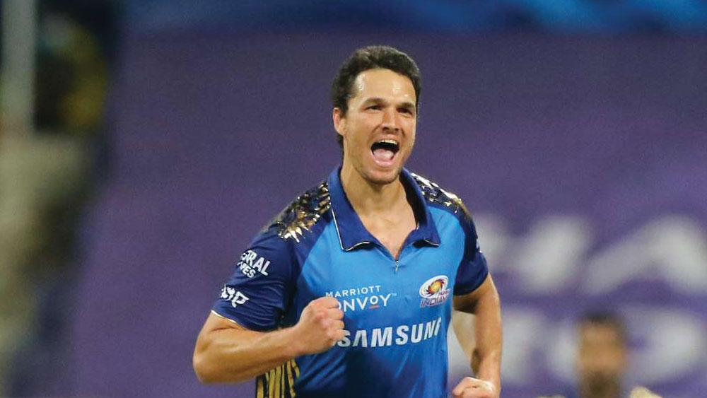 নাথান কুলটার নাইল: ব্যাটে বলে অস্ট্রেলিয়ার এই ক্রিকেটার ভয়ঙ্কর হয়ে ওঠার ক্ষমতা রাখেন যে কোনও সময়। তাঁর দিকে নজর থাকবে বেশ কিছু দলের। দেড় কোটি টাকা থেকে তাঁর দাম। অনেক ক্রিকেটারের থেকেই বেশি দাম পেতে পারেন তিনি।