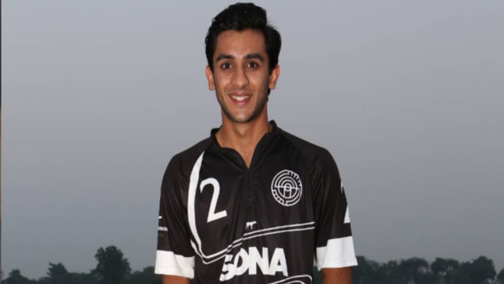 ভারতীয় পোলো দলের হয়ে বিশ্বমঞ্চেও প্রতিনিধিত্ব করেছেন তিনি। সময় পেলেই ভালবাসেন সারা পৃথিবী ঘুরে বেড়াতে। সব থেকে পছন্দের দেশ ইতালি। তবে বিদেশি খাবারের মধ্যে তাঁর মন কেড়ে নিয়েছে জাপানের সুশি।