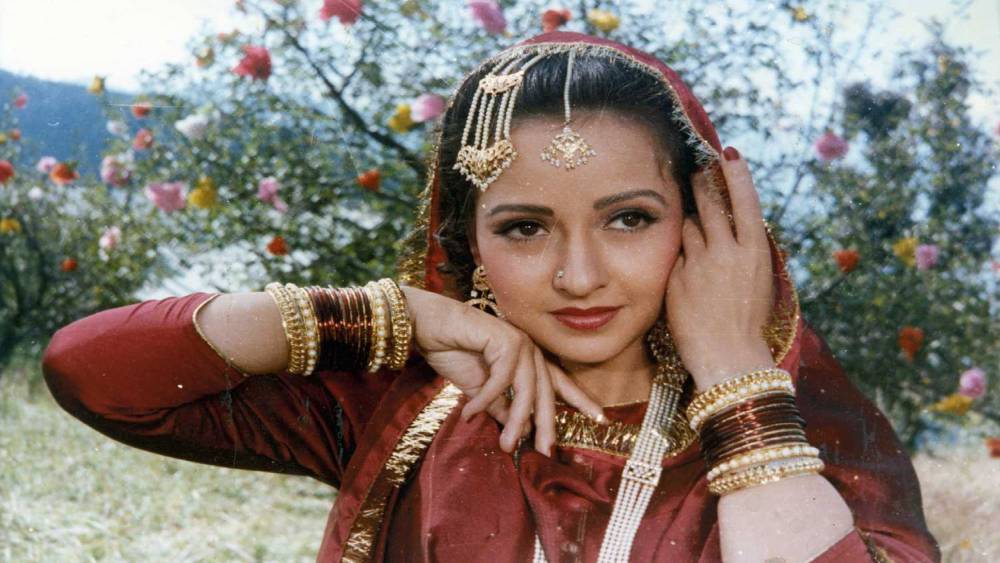 ছবির পরিচালক ছিলেন রাজ কপূর ও রণধীর কপূর। রাজীবের ভূমিকা ছিল রণধীরের সঙ্গে ছবির সহ-প্রযোজকের।