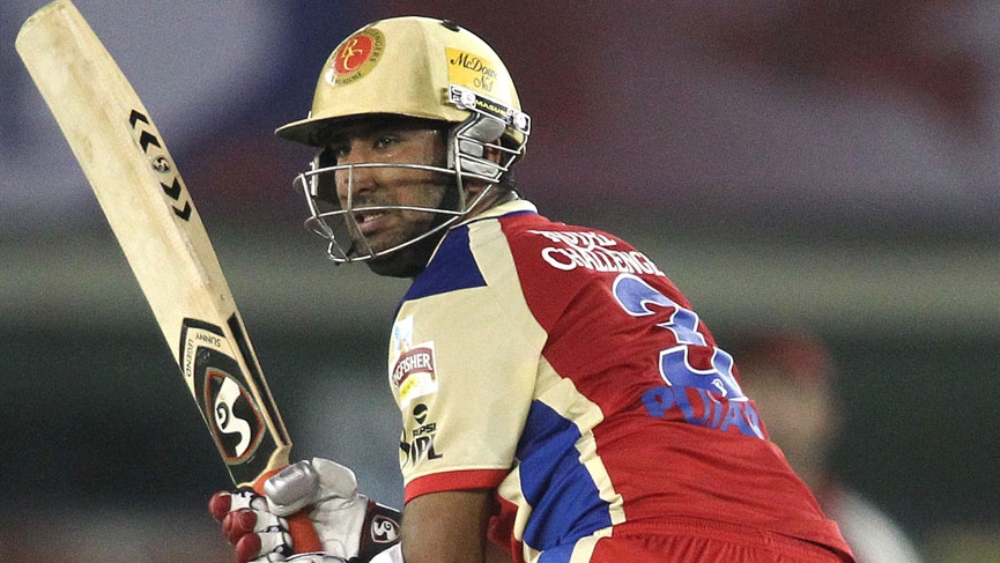 আইপিএলে ব্যাঙ্গালোরের হয়ে খেলার সময় পূজারা।