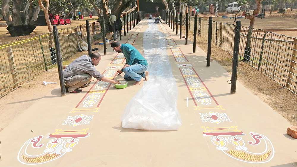  আম্রকুঞ্জে আল্পনা। নিজস্ব চিত্র।