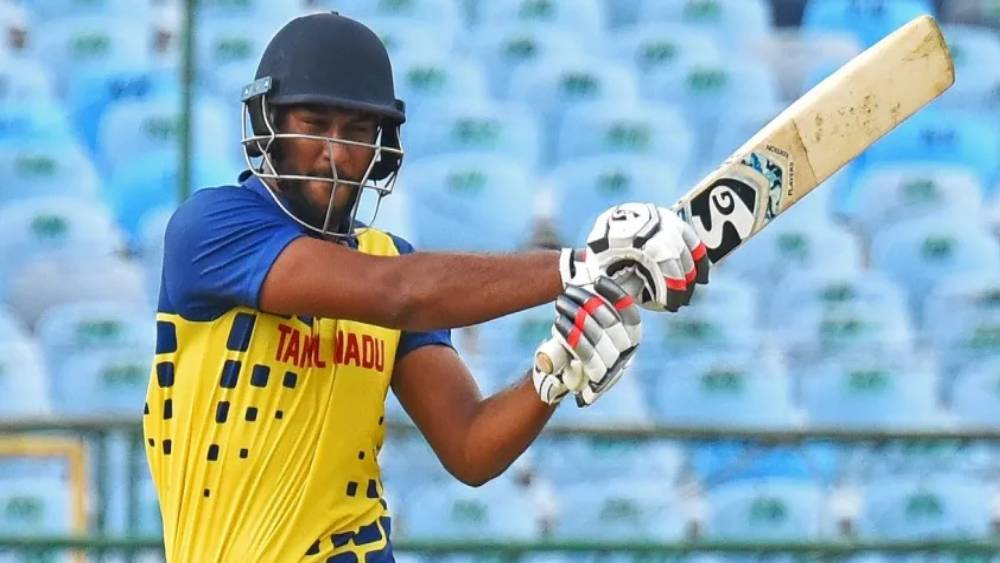 শাহরুখের জন্ম ১৯৯৫ সালের ২৭ মে। অনূর্ধ্ব ১৩ স্তর থেকে ক্রিকেট খেলছেন তিনি। প্রথম থেকেই নজর কেড়েছিলেন বাইশ গজে। নিজের বয়সসীমায় সবথেকে বেশি রান করেছিলেন তিনিই। তখনই তাঁর মনে হয়েছিল, ভবিষ্যতে ক্রিকেট নিয়ে এগিয়ে যাওয়া যায়।