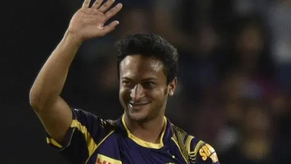 শাকিব অল হাসান (৩ কোটি ২০ লক্ষ টাকা) : ২০১১ সালে কেকেআর-এর হয়েই খেলেছেন শাকিব। তার পর হায়দরাবাদ তাঁকে দলে নিয়েছিল। নিলামে তাঁকে ফের কিনে নিল কলকাতা।