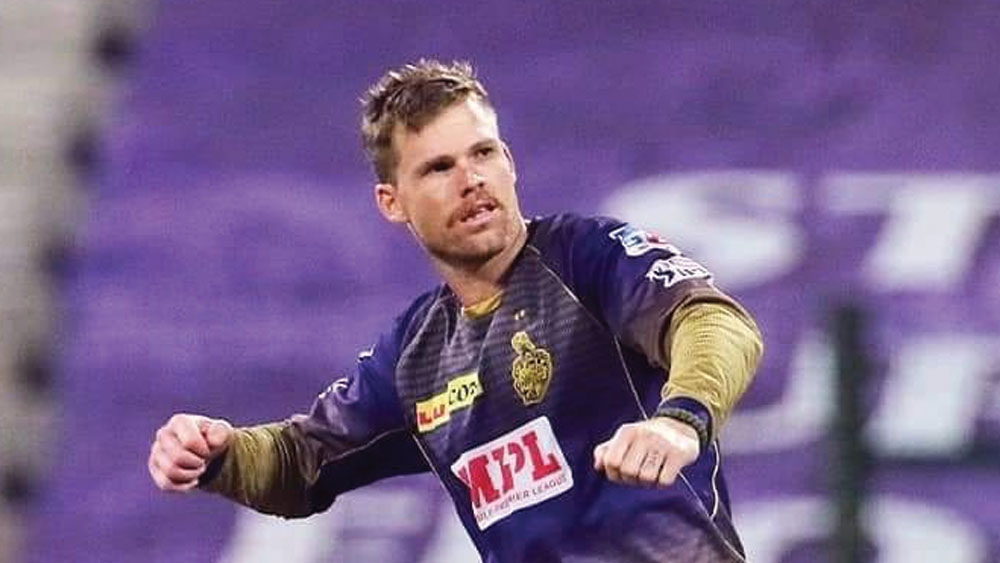 লকি ফার্গুসন: ১ কোটি ৬০ লক্ষ টাকায় ২০১৯ আইপিএল নিলামে তাঁকে দলে নেয় কেকেআর। ১৪ ম্যাচে ২৯৯ বল করে ১১টি উইকেট নিয়েছেন এই বোলার। তাঁর বোলিং স্ট্রাইক রেট ২৭।