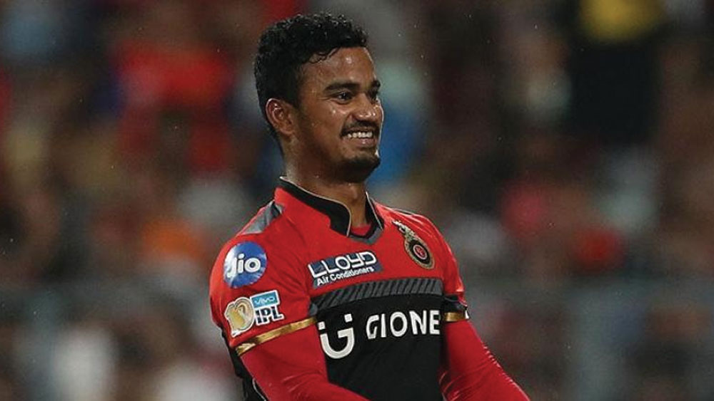 পবন নেগি (৫০ লক্ষ) : স্পিনার পবনকে সম্প্রতি ৫০ লক্ষ টাকায় তাঁকে কিনে নিল কেকেআর। এখনও পর্যন্ত ৫০টি ম্যাচে ৩৪ উইকেট নিয়েছেন তিনি। তাঁর বোলিং স্ট্রাইক রেট ২১।