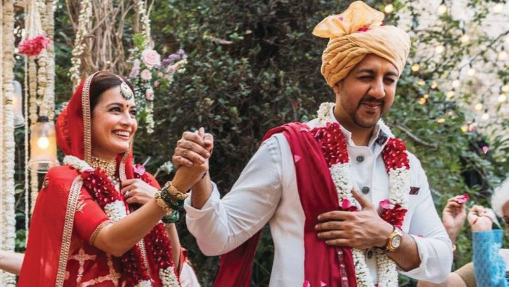 সুনয়না জানিয়েছেন, তিনি একদম ঠিক আছেন। তা ছাড়া এই বিয়ে নিয়ে তাঁর এবং বৈভবের মেয়ে সামাইরা খুবই উত্তেজিত। সামাইরা বিয়ের আসরে খুব আনন্দও করেছে বলে জানান সুনয়না।