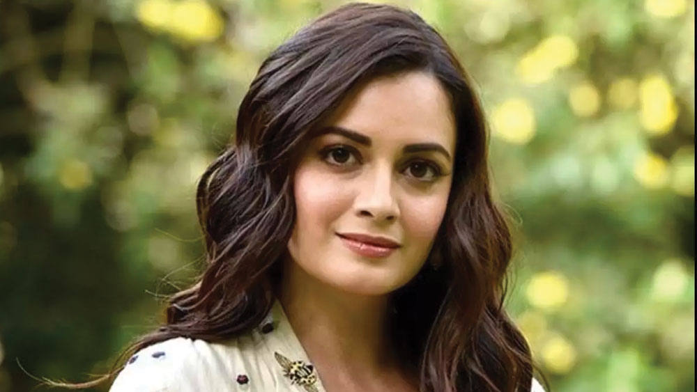 মডেল এবং অভিনেত্রী দিয়ার বাবা ফ্র্যাঙ্ক হ্যান্ড্রিচ ছিলেন জার্মানির ইন্টিরিয়র ডিজাইনার এবং আর্কিটেক্ট। তাঁর মা দীপা বাঙালি। তিনিও পেশায় এক জন ইন্টিরিয়র ডিজাইনার।