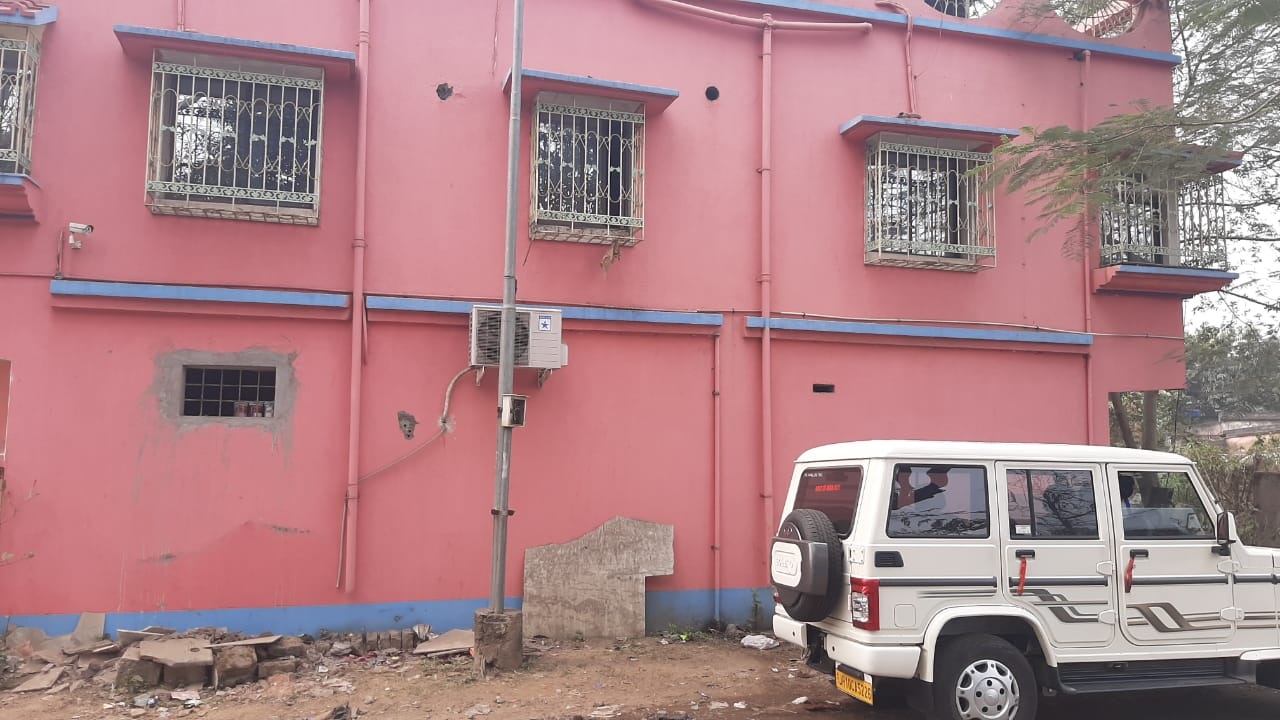 আসানসোলের কন্যাপুরের লালা-ঘনিষ্ঠ ব্যবসায়ী জয়দেব মণ্ডলের সেই বাড়ি। — নিজস্ব চিত্র