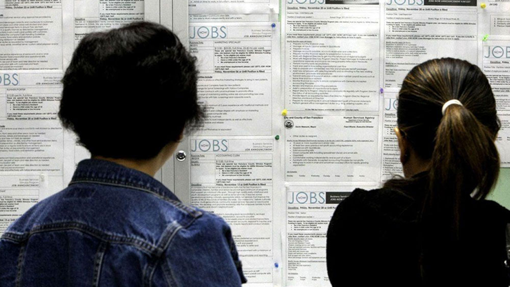 এই শহরকে কেন্দ্র করে ৩ লাখ ৮০ হাজার মানুষের কর্মসংস্থান হবে এবং দেশের জিডিপি-তে অন্তত ৪ হাজার ৮০০ কোটি ডলার যোগ হবে, জানিয়েছেন সৌদির যুবরাজ। এই স্মার্ট শহর সৌদির পর্যটন ব্যবসারও প্রসার ঘটাতে সাহায্য করবে বলে আশা করেন তিনি।