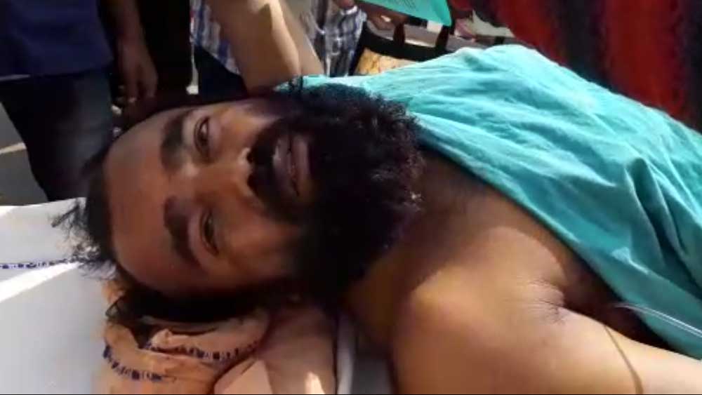 হাসপাতালে নাসিবুল শেখ।