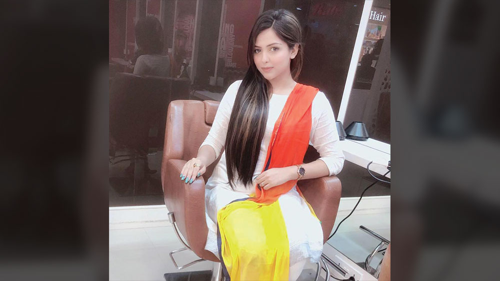 পামেলা যে শহরের একটি নামী বেসরকারি শিক্ষা প্রতিষ্ঠান থেকে বিজনেস অ্যাডমিনিস্ট্রেশন নিয়ে পড়াশোনা করেছেন, তা-ও জানিয়েছেন ফেসবুকে।