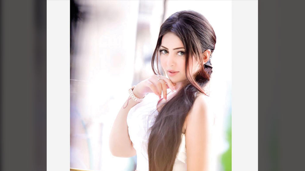 বাংলা বা হিন্দির পাশাপাশি ফরাসি ভাষাতে স্বচ্ছন্দ পামেলা। এমনটাই লিখেছেন নিজের ফেসবুক প্রোফাইলে। সঙ্গে জানা গিয়েছে, তিনি এ শহরেরই মেয়ে।