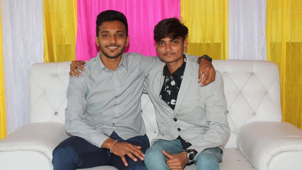 সৈয়দ মুস্তাক আলি ট্রফি খেলতে তখন ব্যস্ত ছিলেন চেতন। তার মধ্যেই তাঁর দাদা আত্মহত্যা করেন। পরিবারের লোকেরা এ বিষয়ে চেতনকে কিছুই জানাননি। ট্রফি শেষে বাড়ি ফিরে সবটা জানতে পারেন তিনি। কেন তাঁর দাদা এ রকম একটা কাজ করলেন তা আজও অজানা তাঁর।