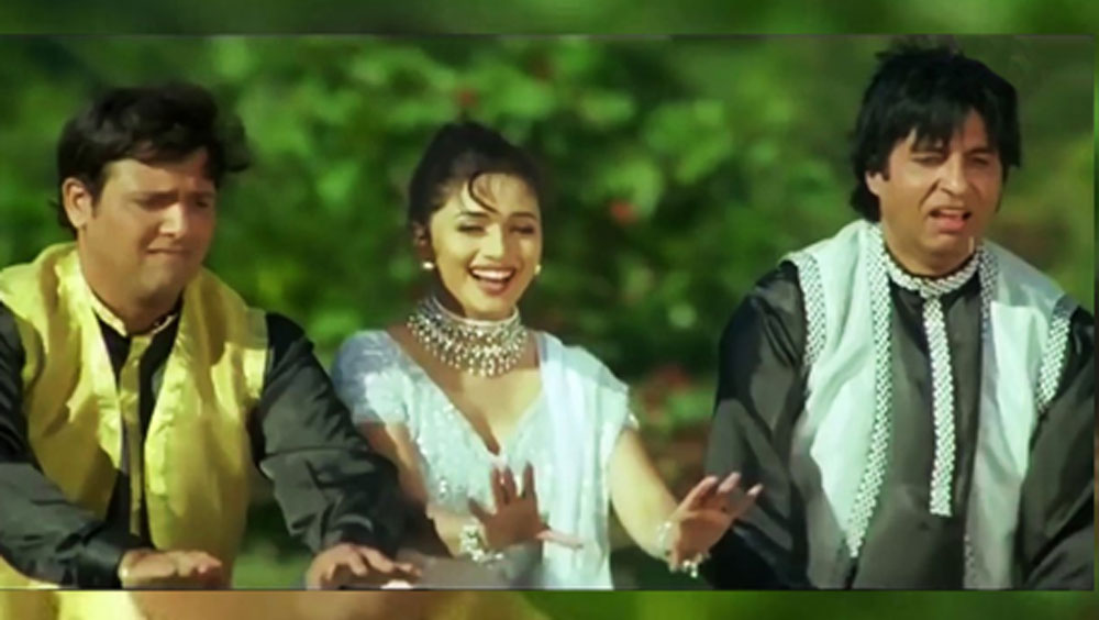 এই ছবিতে অভিনয় করেছিলেন অমিতাভ এবং গোবিন্দ জুটি। তাঁদের পছন্দ করেছিলেন দর্শক। অমিতাভের কামব্যাক ছবিও সফল হয়।