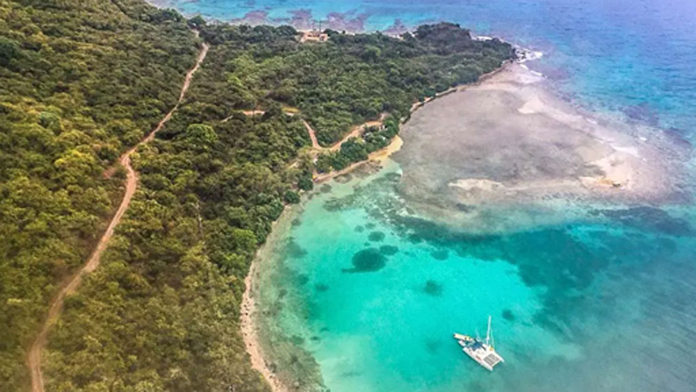 তার পর আমেরিকার নৌসেনা পুরো দ্বীপের দখল নেয়। মূলত এই দ্বীপে নৌবিমানের পরীক্ষামূলক অবতরণ করানো হত।