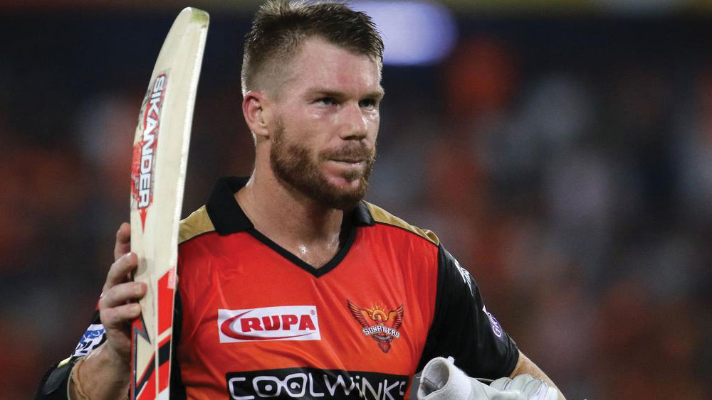 অস্ট্রেলিয়া: ভারতের পরেই এই তালিকায় রয়েছে অস্ট্রেলিয়া। সবক’টি আইপিএল মিলিয়ে অস্ট্রেলিয়ার মোট ৯৪ জন ক্রিকেটার খেলেছেন। স্টিভ স্মিথ, ডেভিড ওয়ার্নার, প্যাট কামিন্সের মতো অস্ট্রেলীয় ক্রিকেটাররা বিভিন্ন দল থেকে বিভিন্ন সময়ে মোট ৯০৫ কোটি ৯০ লক্ষ টাকা নিয়ে গিয়েছেন।