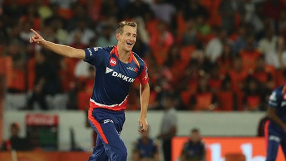 দক্ষিণ আফ্রিকা: ভারত, অস্ট্রেলিয়ার পরেই রয়েছেন দক্ষিণ আফ্রিকার ক্রিকেটাররা। এ বার ক্রিস মরিসকে রেকর্ড সওয়া ১৬ কোটি টাকায় নিয়েছে রাজস্থান রয়্যালস। সব আইপিএল মিলিয়ে মরিস, এবি ডিভিলিয়ার্সরা এখনও পর্যন্ত ৫৩৯ কোটি টাকা আয় করেছেন। দক্ষিণ আফ্রিকার ৫৬ জন ক্রিকেটার খেলেছেন আইপিএলে।