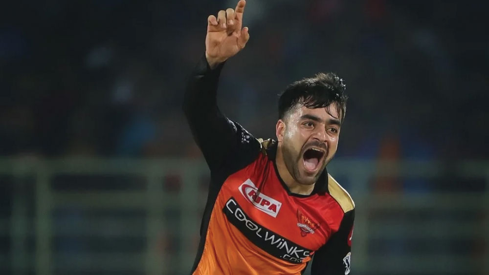 আফগানিস্তান: এখনও পর্যন্ত আইপিএলে আফগানিস্তানের মোট ৪ জন ক্রিকেটার খেলেছেন। তার মধ্যে সবথেকে বেশি নজর কেড়ে নিয়েছেন রশিদ খান। সব মিলিয়ে আইপিএল থেকে রশিদ, নবিদের মোট আয় ৫৮ কোটি ৪০ লক্ষ টাকা।