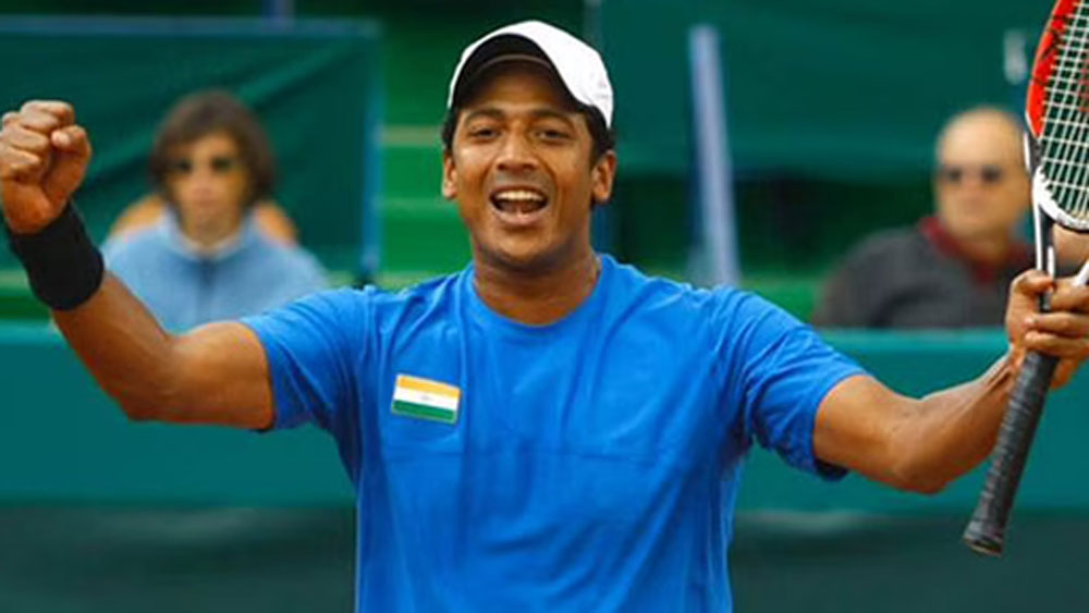 মজার বিষয় হল তোয়ালেগুলো ছিল মহেশের। তাতে অবশ্য মহেশ কিছুটা রেগে গিয়েছিলেন। কিন্তু নেটাগরিকরা খুব মজা নিয়েছিলেন বিষয়টির।