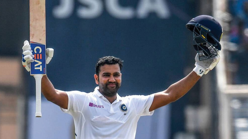 রোহিত শর্মা: দ্বিতীয় টেস্টে তাঁর ঝকঝকে ১৬১ রানের ইনিংসের পর রোহিত খেলবেন না এটা ভাবাই যায় না। ভারতের হয়ে শুভমন, রোহিত জুটিই শুরু করতে পারে গোলাপি বলের টেস্টে।