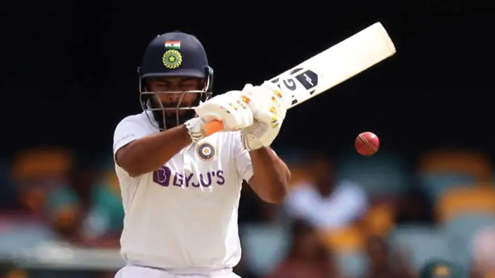 ঋষভ পন্থ: ব্যাটিং নিয়ে প্রশ্ন না উঠলেও, বার বার তাঁকে আক্রমণ করা হত উইকেটকিপিং নিয়ে। চেন্নাইয়ে পন্থ দেখিয়ে দিয়েছেন যে তিনি পরিণত হচ্ছেন। উইকেটের পিছনেও তাঁকে আগের থেকে অনেক বেশি ভরসা করা যাচ্ছে।