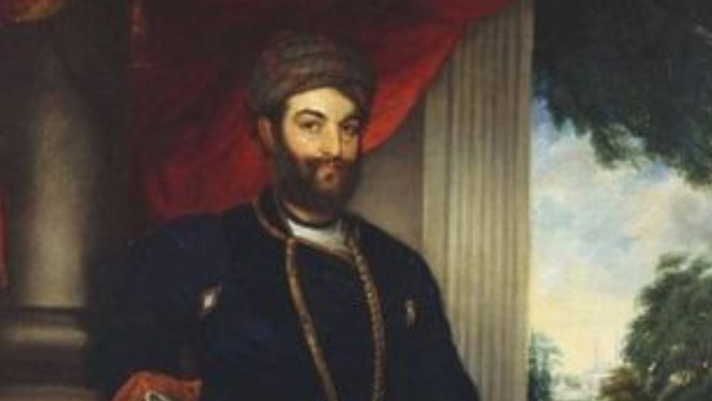 ওয়াজিরের আচরণ ধুরন্ধর ব্রিটিশের কাছে স্পষ্ট হতে সময় নিল না। তাঁরা সিংহাসন থেকে তাঁকে সরিয়ে বসালেন দ্বিতীয় সাদাত আলিকে। তিনি ছিলেন সম্পর্কে ওয়াজিরের আত্মীয় । সিংহাসনচ্যুত ওয়াজিরকে বার্ষিক ৩ লক্ষ টাকার ভাতায় বারাণসী নির্বাসনে পাঠানো হল।