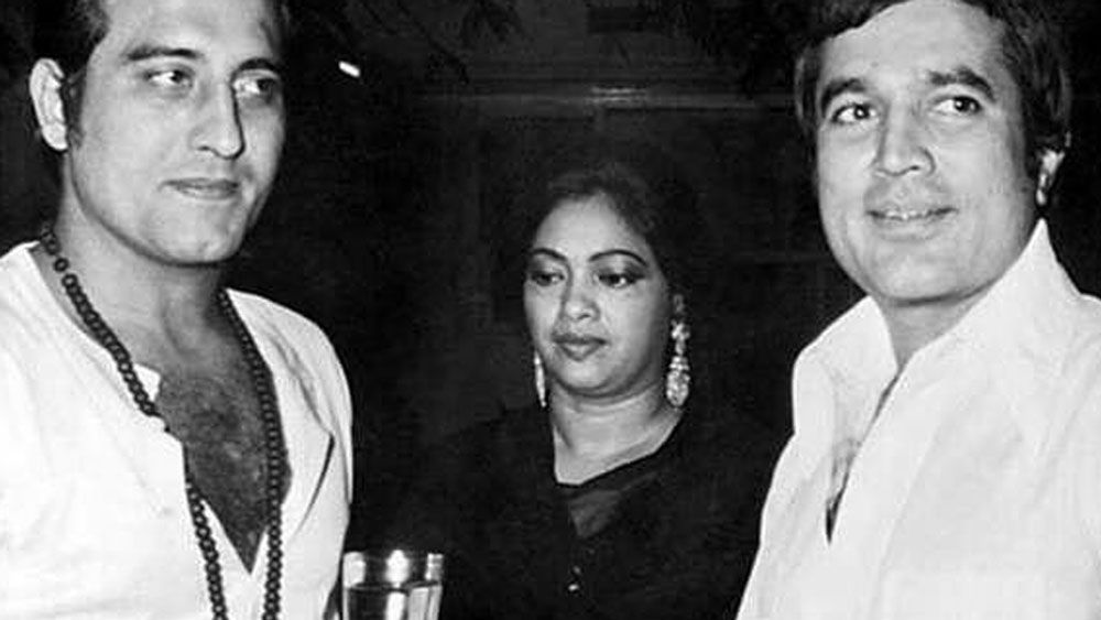 কামব্যাকের জন্য ভাল ছবির প্রস্তাবও পেয়ে যান বিনোদ। মহেশ ভট্ট তখন একটি ছবি করছিলেন। সে ছবিতেই বিনোদকে সুযোগ দেন তিনি।