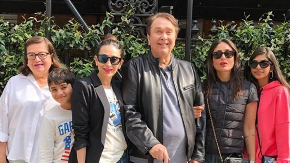 করিশ্মা আসলে বিভিন্ন সংস্থার সঙ্গে যুক্ত। সেই সমস্ত সংস্থার বিজ্ঞাপনী প্রচারের মুখ করিশ্মাই। সেখান থেকেও বড় অঙ্কের টাকা প্রতি মাসে অ্যাকাউন্টে চলে আসে তাঁর।