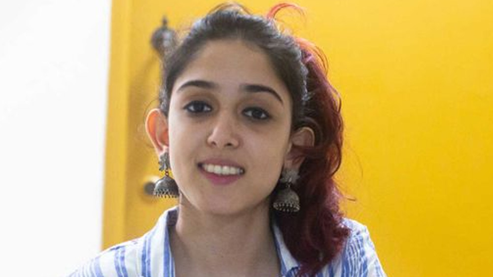 সেই ছবিও ইনস্টাগ্রামে শেয়ার করেছেন ইরা। তাঁর উপর বিশ্বাস রাখার জন্য ধন্যবাদ জানিয়েছেন নূপুরকে। সঙ্গে ইরার রসিকতা, তাঁর মনে হয় কাজ না থাকলে ট্যাটু আঁকাই বিকল্প পেশা হতে পারে।