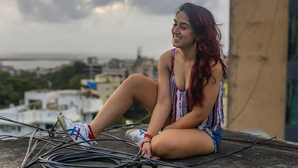 মাঝে মাঝেই ইরার ছবিতে মুগ্ধ হন নেটাগরিকরা। ইতিমধ্যে বিনোদন মঞ্চেরও অংশ হয়েছেন তিনি। গত বছর তিনি নাটক পরিচালনা করেছেন। তাঁকে হিন্দি ছবিতে দেখার অপেক্ষায় দিন গুনছেন অনুরাগীরা।