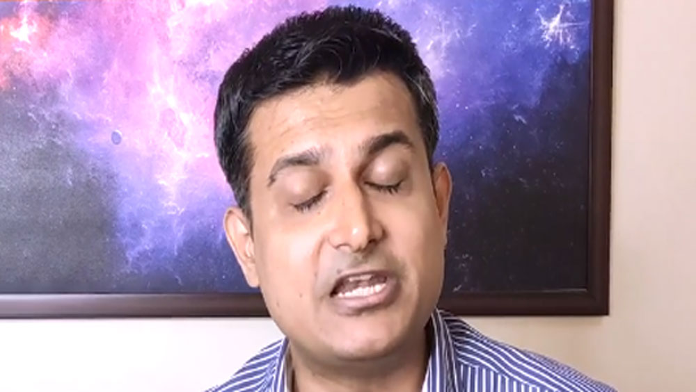 পরেশ এখন স্পিরিচুয়াল লাইফ কোচ। নেটমাধ্যমের পাতায় জীবনমুখী প্রচুর ভাষণ রয়েছে তাঁর। বাকি জীবন এ ভাবে আধ্যাত্মিকতা নিয়েই কাটাতে চান তিনি।