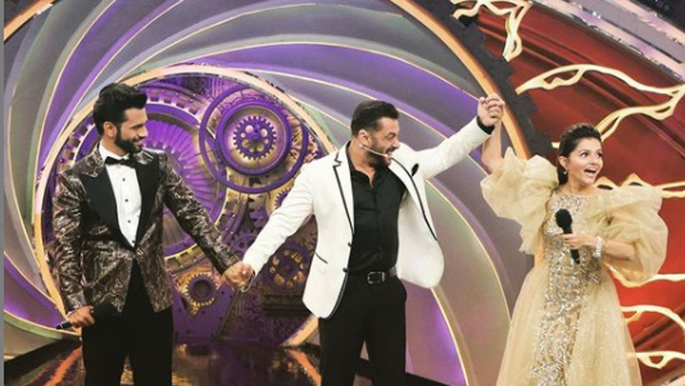 রিয়্যালিটি শো-এর ঘরেই অভিনব ও রুবিনার দাম্পত্যের বিভিন্ন ওঠাপড়ার কাহিনি জানা যায়। বিগ বস-এ না এলে গত নভেম্বর মাসেই সম্ভবত তাঁদের বিবাহবিচ্ছেদ হয়ে যেত।