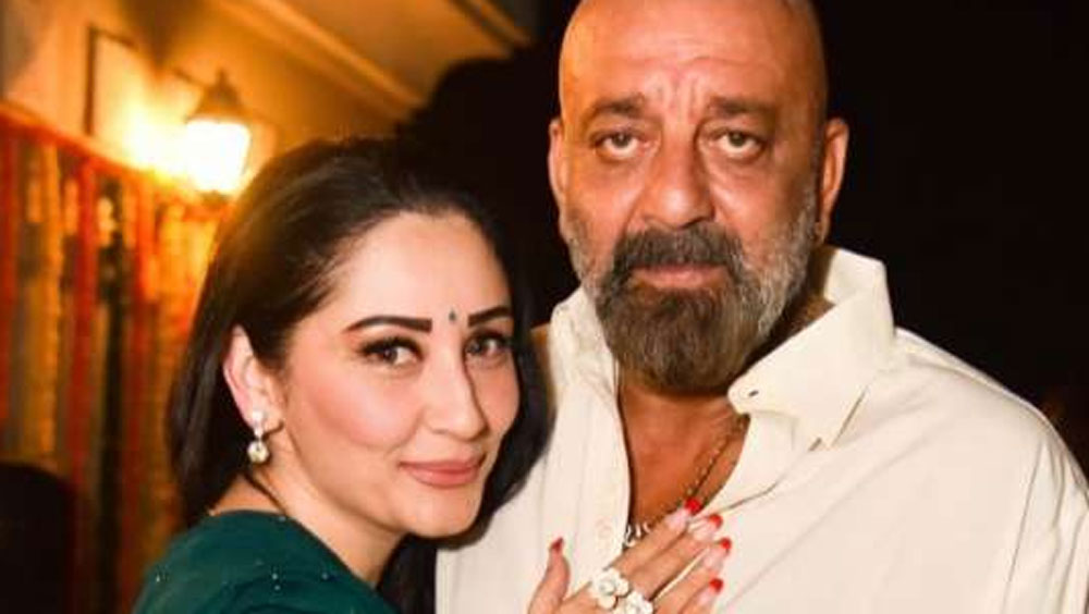 সম্প্রতি সঞ্জয়ের স্টেজ ৩ ফুসফুসের ক্যানসারে আক্রান্ত হওয়ার খবর মিলেছে। তাঁর চিকিৎসা চলছে। পাশে রয়েছেন স্ত্রী মান্যতা।